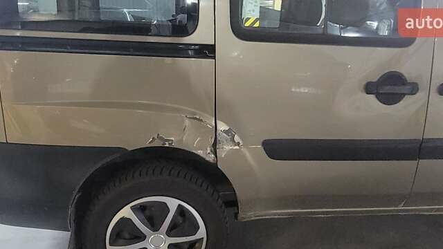 Бежевий Фіат Добло Панорама, об'ємом двигуна 1.2 л та пробігом 215 тис. км за 4500 $, фото 5 на Automoto.ua
