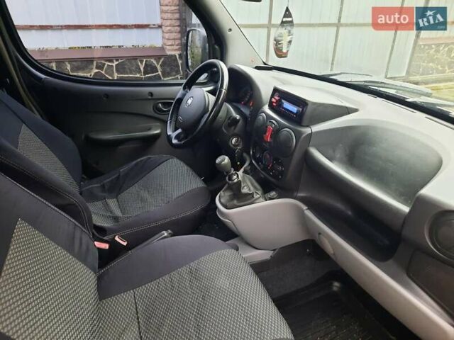 Черный Фиат Добло Панорама, объемом двигателя 1.37 л и пробегом 277 тыс. км за 5000 $, фото 9 на Automoto.ua