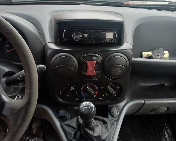 Красный Фиат Добло Панорама, объемом двигателя 1.37 л и пробегом 302 тыс. км за 2650 $, фото 14 на Automoto.ua