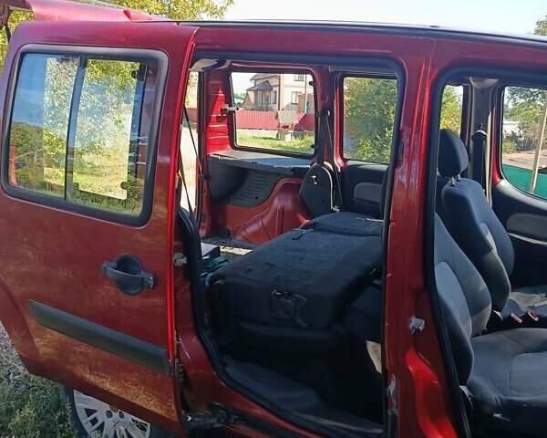 Червоний Фіат Добло Панорама, об'ємом двигуна 1.37 л та пробігом 195 тис. км за 4350 $, фото 12 на Automoto.ua