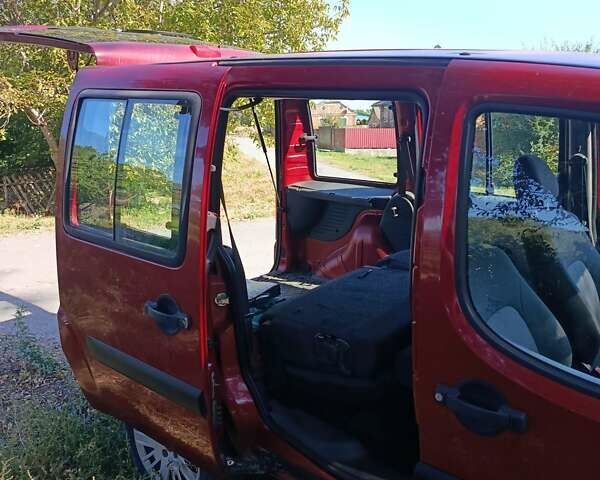 Червоний Фіат Добло Панорама, об'ємом двигуна 1.37 л та пробігом 195 тис. км за 4350 $, фото 14 на Automoto.ua