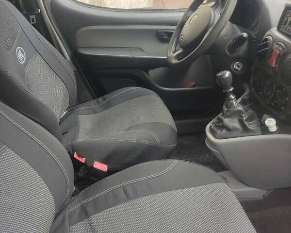 Фиат Добло Панорама, объемом двигателя 1.37 л и пробегом 270 тыс. км за 5500 $, фото 7 на Automoto.ua