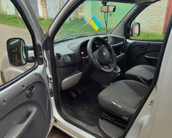 Сірий Фіат Добло Панорама, об'ємом двигуна 1.37 л та пробігом 366 тис. км за 4800 $, фото 6 на Automoto.ua