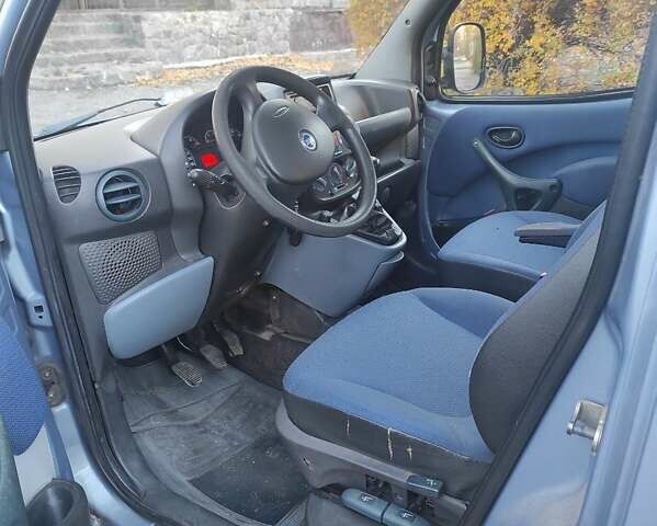 Синій Фіат Добло Панорама, об'ємом двигуна 1.6 л та пробігом 130 тис. км за 3700 $, фото 7 на Automoto.ua