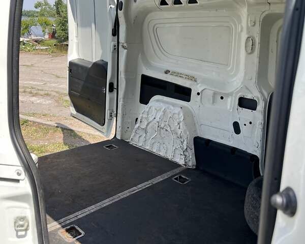 Білий Фіат Добло вант., об'ємом двигуна 1.6 л та пробігом 220 тис. км за 5700 $, фото 10 на Automoto.ua