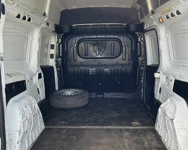 Білий Фіат Добло вант., об'ємом двигуна 1.6 л та пробігом 220 тис. км за 5700 $, фото 7 на Automoto.ua