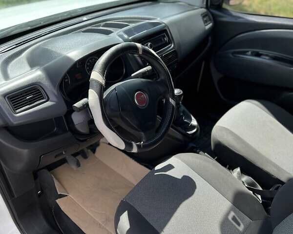 Білий Фіат Добло вант., об'ємом двигуна 1.6 л та пробігом 220 тис. км за 5700 $, фото 2 на Automoto.ua