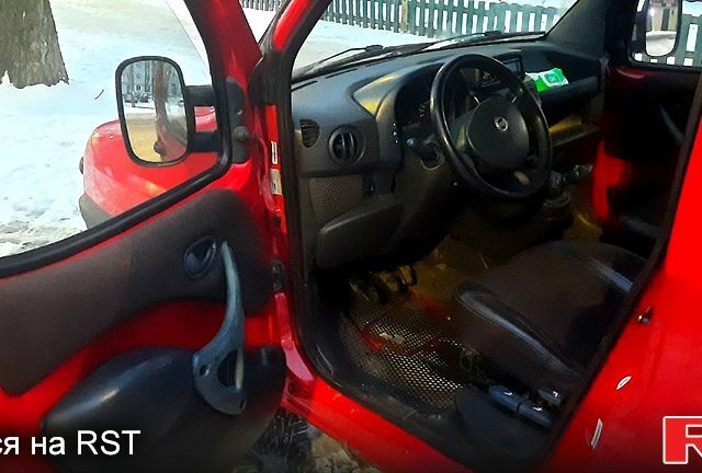 Красный Фиат Добло груз., объемом двигателя 1.6 л и пробегом 1 тыс. км за 3500 $, фото 3 на Automoto.ua