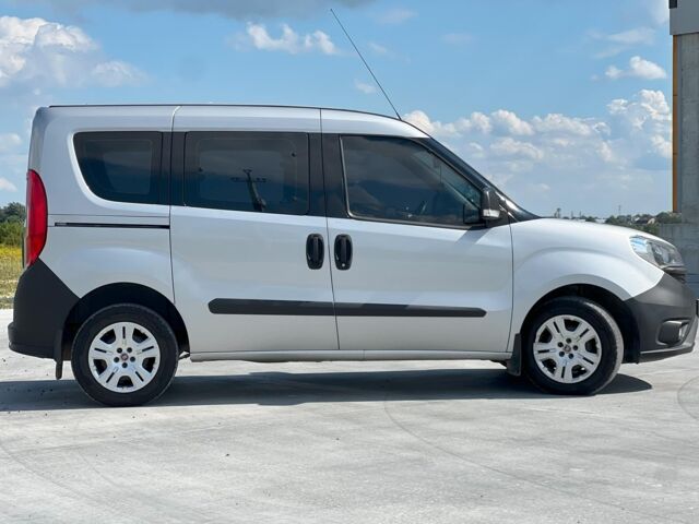 Серый Фиат Добло пасс., объемом двигателя 1.3 л и пробегом 157 тыс. км за 10890 $, фото 12 на Automoto.ua