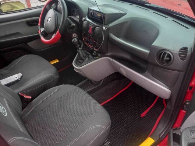 Красный Фиат Другая, объемом двигателя 1.6 л и пробегом 360 тыс. км за 2700 $, фото 1 на Automoto.ua