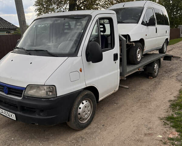 Белый Фиат Дукато, объемом двигателя 2.3 л и пробегом 393 тыс. км за 7000 $, фото 4 на Automoto.ua