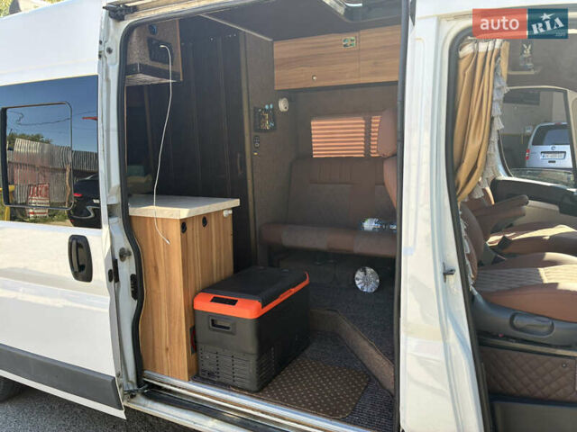 Белый Фиат Дукато, объемом двигателя 2.29 л и пробегом 300 тыс. км за 22000 $, фото 4 на Automoto.ua