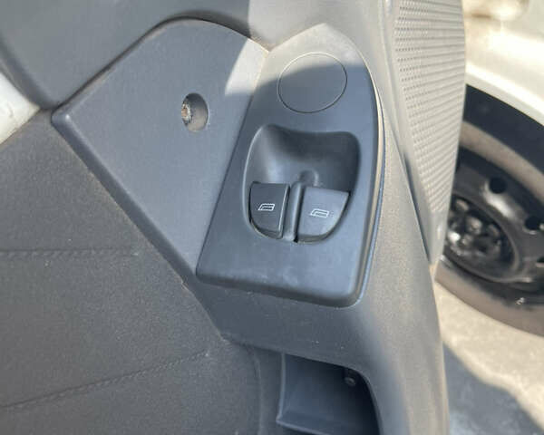 Белый Фиат Дукато, объемом двигателя 2.78 л и пробегом 304 тыс. км за 4450 $, фото 7 на Automoto.ua