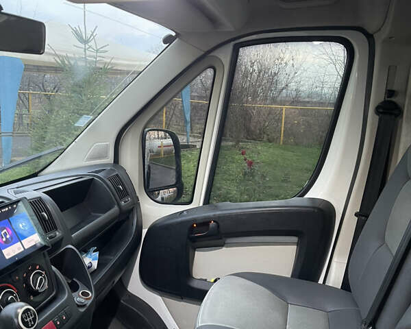 Білий Фіат Дукато, об'ємом двигуна 2 л та пробігом 380 тис. км за 8750 $, фото 6 на Automoto.ua