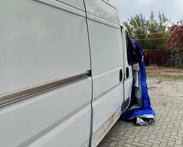 Белый Фиат Дукато, объемом двигателя 2.2 л и пробегом 350 тыс. км за 6000 $, фото 2 на Automoto.ua