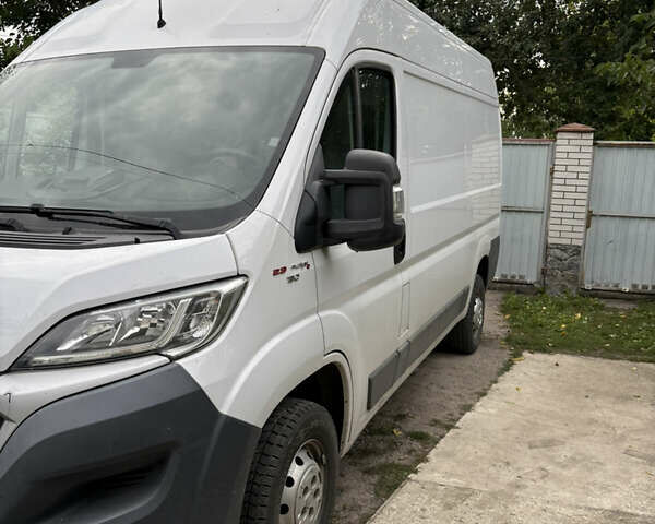 Белый Фиат Дукато, объемом двигателя 2.3 л и пробегом 232 тыс. км за 15500 $, фото 2 на Automoto.ua