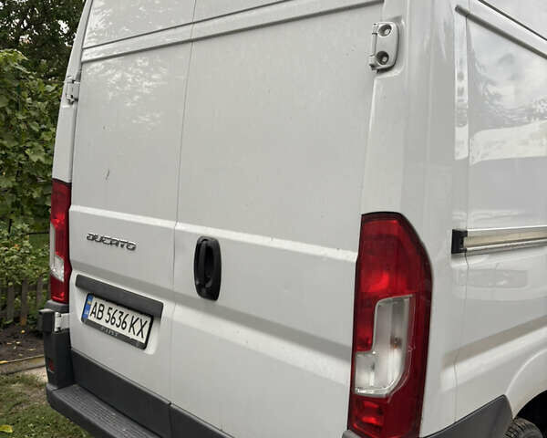Белый Фиат Дукато, объемом двигателя 2.3 л и пробегом 232 тыс. км за 15500 $, фото 4 на Automoto.ua