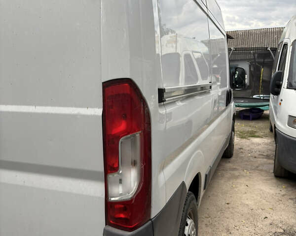 Белый Фиат Дукато, объемом двигателя 2.3 л и пробегом 232 тыс. км за 15500 $, фото 6 на Automoto.ua