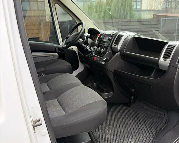 Білий Фіат Дукато, об'ємом двигуна 2.29 л та пробігом 179 тис. км за 20000 $, фото 2 на Automoto.ua