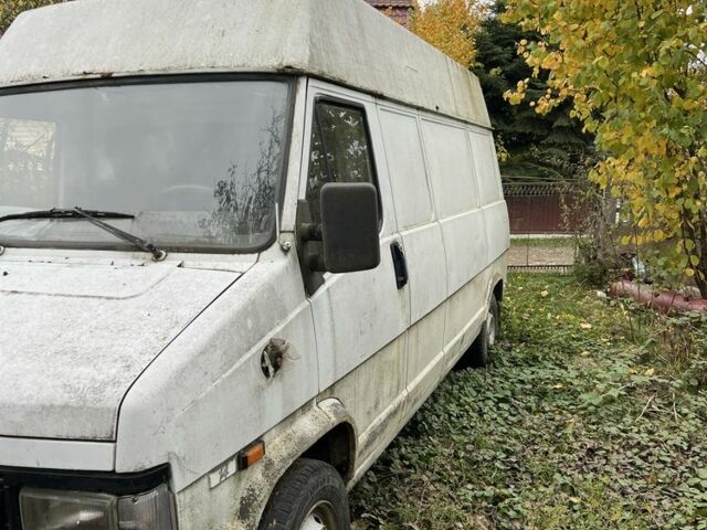 Белый Фиат Дукато, объемом двигателя 2.5 л и пробегом 300 тыс. км за 1500 $, фото 1 на Automoto.ua