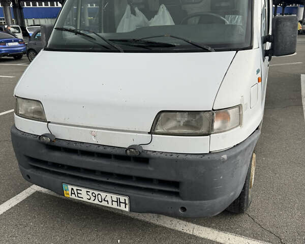 Белый Фиат Дукато, объемом двигателя 2.5 л и пробегом 350 тыс. км за 1900 $, фото 1 на Automoto.ua