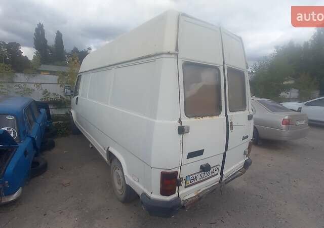 Белый Фиат Дукато, объемом двигателя 2.5 л и пробегом 400 тыс. км за 1950 $, фото 4 на Automoto.ua