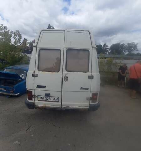 Белый Фиат Дукато, объемом двигателя 2.5 л и пробегом 400 тыс. км за 1950 $, фото 5 на Automoto.ua