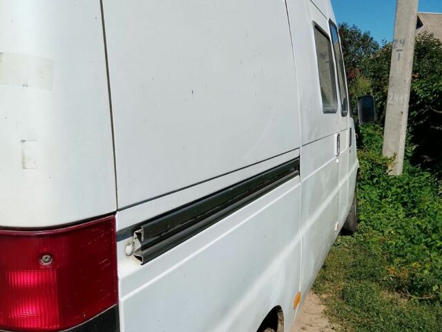 Белый Фиат Дукато, объемом двигателя 2.5 л и пробегом 200 тыс. км за 1800 $, фото 2 на Automoto.ua