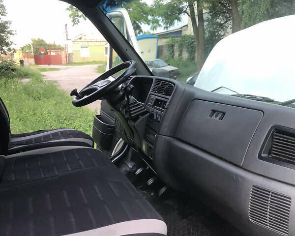 Белый Фиат Дукато, объемом двигателя 2.5 л и пробегом 250 тыс. км за 2999 $, фото 2 на Automoto.ua