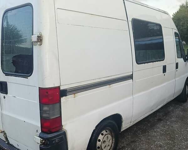 Белый Фиат Дукато, объемом двигателя 2.8 л и пробегом 400 тыс. км за 2800 $, фото 1 на Automoto.ua