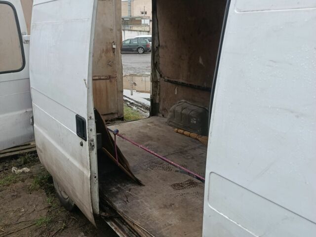 Белый Фиат Дукато, объемом двигателя 2.8 л и пробегом 290 тыс. км за 2840 $, фото 5 на Automoto.ua