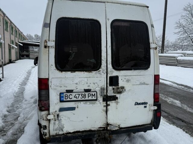 Белый Фиат Дукато, объемом двигателя 2.8 л и пробегом 400 тыс. км за 1850 $, фото 3 на Automoto.ua