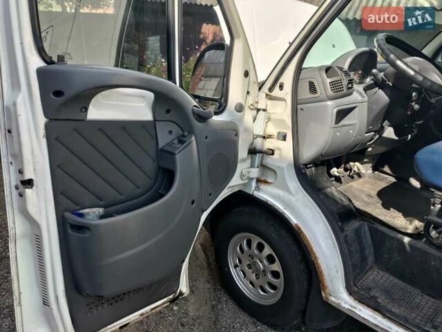 Белый Фиат Дукато, объемом двигателя 2.29 л и пробегом 576 тыс. км за 4000 $, фото 2 на Automoto.ua