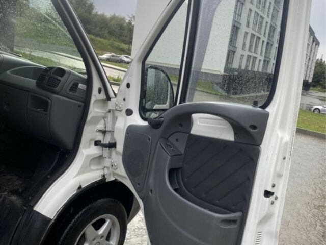 Фиат Дукато 2003 в Новояворовск на Automoto.ua Белый Фиат Дукато, объемом двигателя 2 л и пробегом 370 тыс. км за 4000 $, фото 9 на Automoto.ua