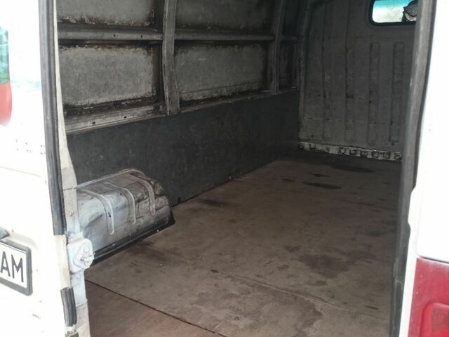 Белый Фиат Дукато, объемом двигателя 2.8 л и пробегом 400 тыс. км за 3300 $, фото 4 на Automoto.ua