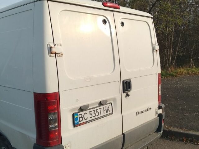 Белый Фиат Дукато, объемом двигателя 2.8 л и пробегом 342 тыс. км за 3500 $, фото 5 на Automoto.ua