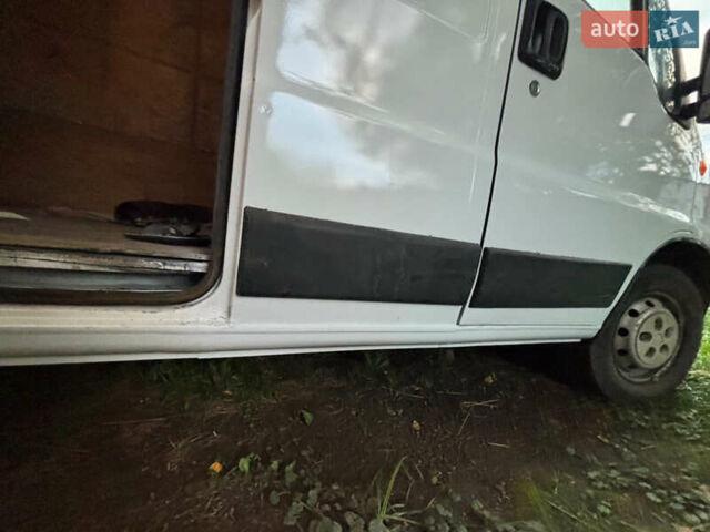 Белый Фиат Дукато, объемом двигателя 2.8 л и пробегом 345 тыс. км за 5300 $, фото 2 на Automoto.ua