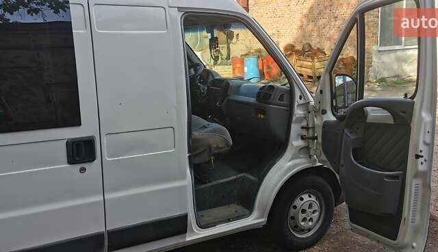 Белый Фиат Дукато, объемом двигателя 2.8 л и пробегом 550 тыс. км за 5500 $, фото 2 на Automoto.ua