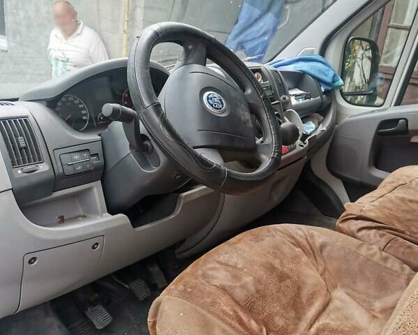 Белый Фиат Дукато, объемом двигателя 2.2 л и пробегом 406 тыс. км за 4000 $, фото 1 на Automoto.ua