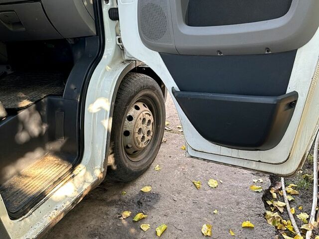 Білий Фіат Дукато, об'ємом двигуна 2.3 л та пробігом 399 тис. км за 4500 $, фото 6 на Automoto.ua
