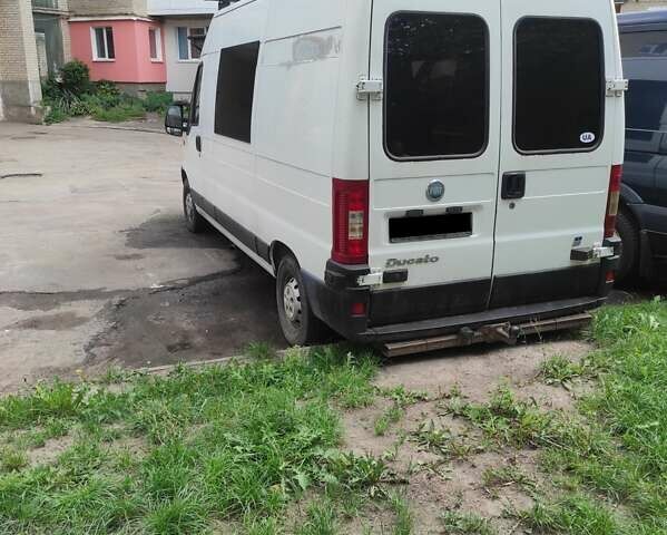 Белый Фиат Дукато, объемом двигателя 2.8 л и пробегом 431 тыс. км за 5500 $, фото 2 на Automoto.ua