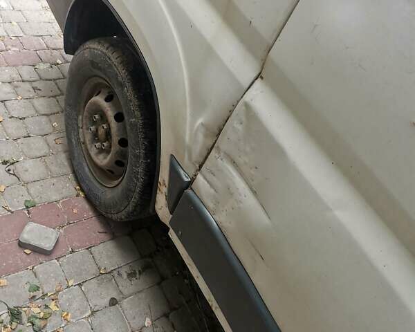 Белый Фиат Дукато, объемом двигателя 2.2 л и пробегом 406 тыс. км за 4000 $, фото 4 на Automoto.ua