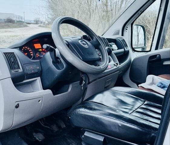 Белый Фиат Дукато, объемом двигателя 2.3 л и пробегом 700 тыс. км за 6000 $, фото 6 на Automoto.ua