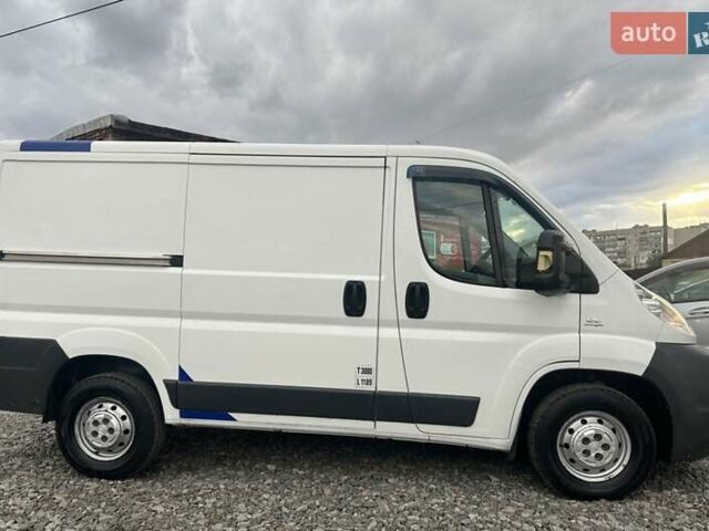 Белый Фиат Дукато, объемом двигателя 2.3 л и пробегом 376 тыс. км за 8800 $, фото 3 на Automoto.ua