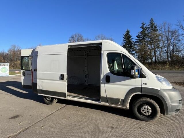 Белый Фиат Дукато, объемом двигателя 2.3 л и пробегом 278 тыс. км за 4999 $, фото 5 на Automoto.ua