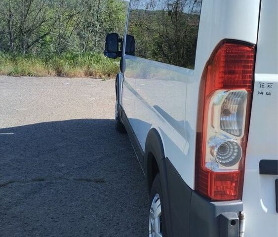 Белый Фиат Дукато, объемом двигателя 3 л и пробегом 370 тыс. км за 12800 $, фото 2 на Automoto.ua
