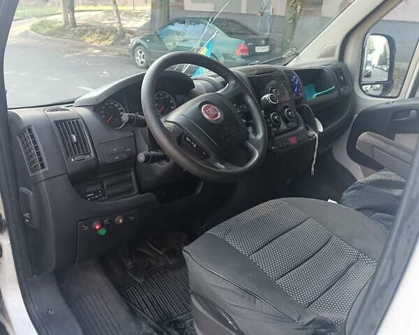 Белый Фиат Дукато, объемом двигателя 2.29 л и пробегом 305 тыс. км за 12000 $, фото 5 на Automoto.ua