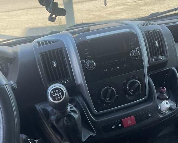 Белый Фиат Дукато, объемом двигателя 2.29 л и пробегом 260 тыс. км за 13300 $, фото 9 на Automoto.ua