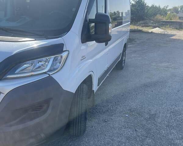 Белый Фиат Дукато, объемом двигателя 2.29 л и пробегом 260 тыс. км за 13300 $, фото 3 на Automoto.ua