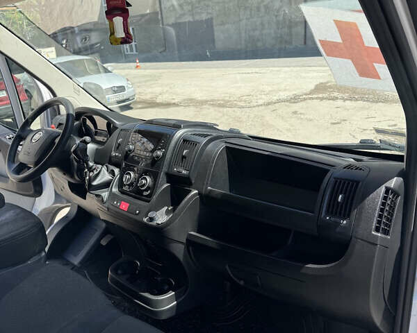 Белый Фиат Дукато, объемом двигателя 2.29 л и пробегом 345 тыс. км за 14500 $, фото 2 на Automoto.ua